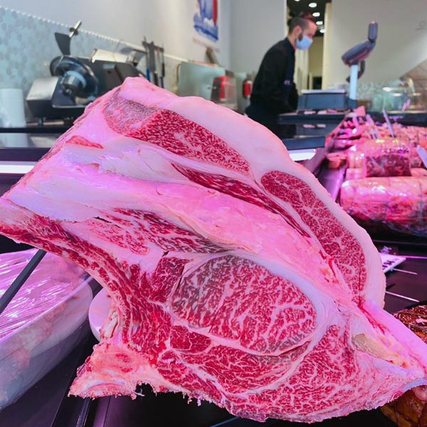 Livraison d\'un magnifique déhanché de Wagyu à Paris