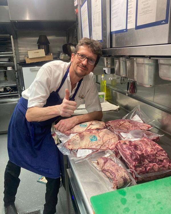 réception des pièces nobles de viande de wagyu